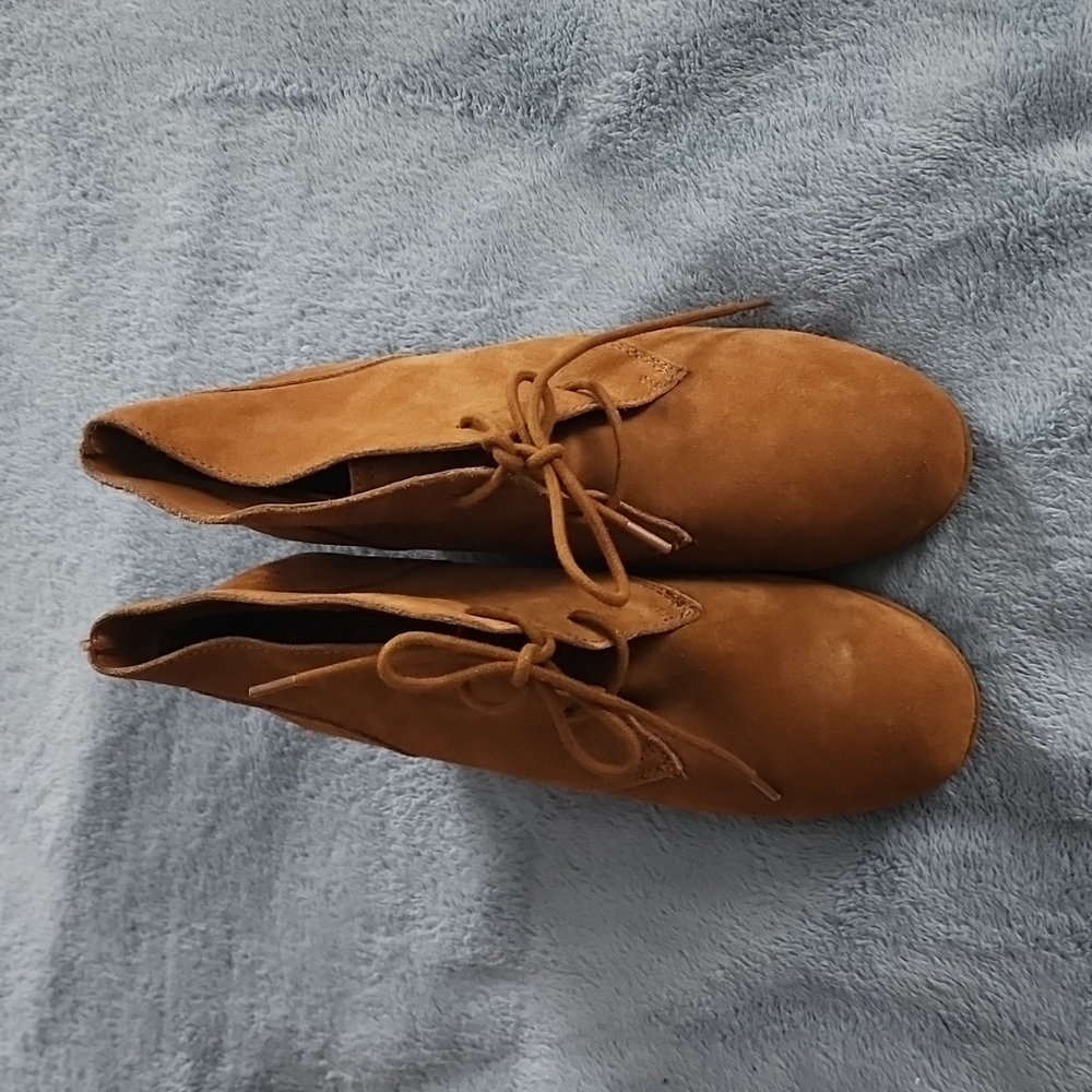 10 Suede lace up bootie